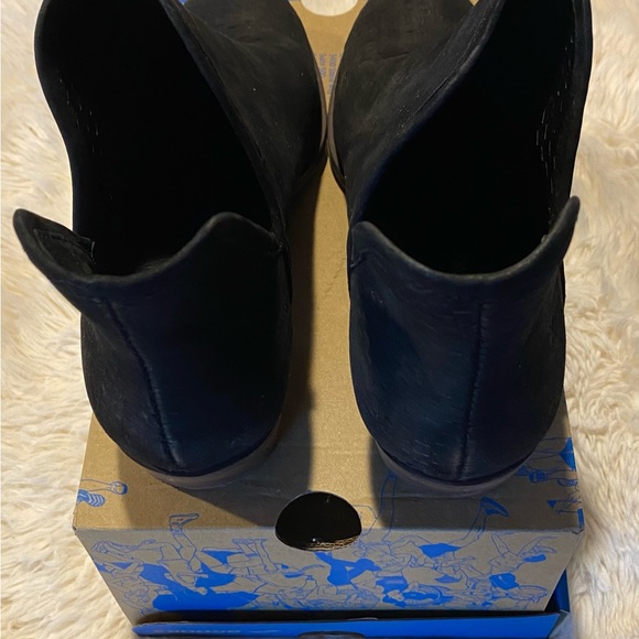 Lucky Brand Black Suede Booties Size 9.5M - Picture 4 of 8